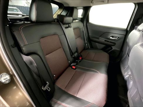 Certified 2025 Nissan Kicks SR FWD image 35