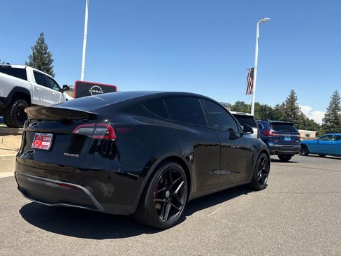 Used 2021 Tesla Model Y Performance AWD/4WD image 3