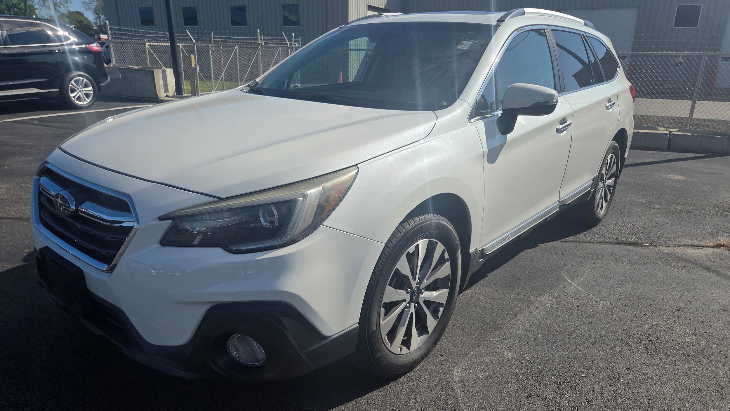 Used 2019 Subaru Outback 3.6R Touring AWD/4WD image 5
