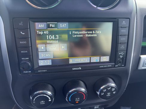 Used 2017 Jeep Compass High Altitude image 9