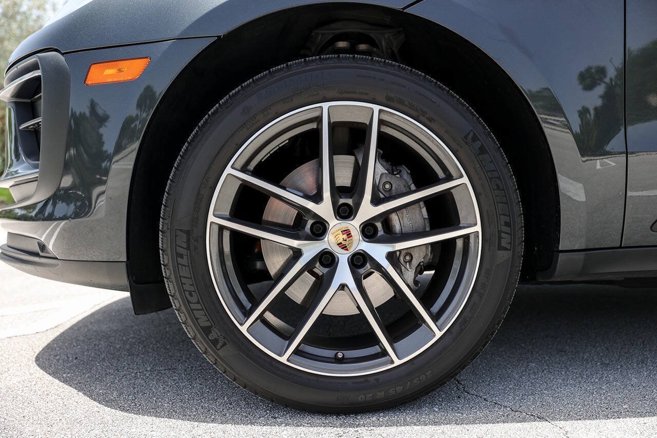 Used 2022 Porsche Macan AWD/4WD image 29
