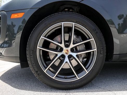 Used 2022 Porsche Macan AWD/4WD image 29