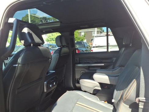 Used 2024 Ford Expedition Max Platinum AWD/4WD image 13
