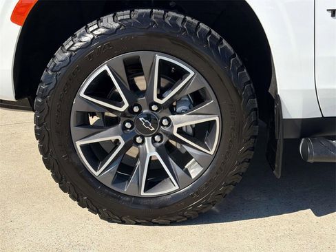 Used 2023 Chevrolet Tahoe Z71 w/ Luxury Package image 6