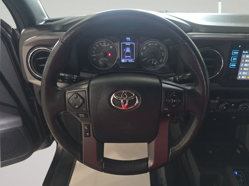 Used 2016 Toyota Tacoma TRD Sport w/ Towing Package AWD/4WD image 14