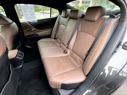 Used 2025 Lexus ES 350 w/ Premium Package image 18