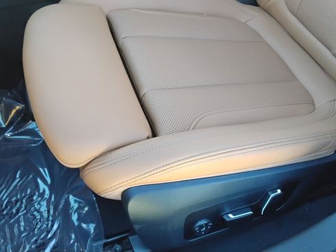 Used 2025 BMW i4 eDrive40 w/ Premium Package image 16