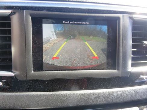 Used 2018 Chrysler Pacifica Touring Plus w/ S Appearance Package image 14