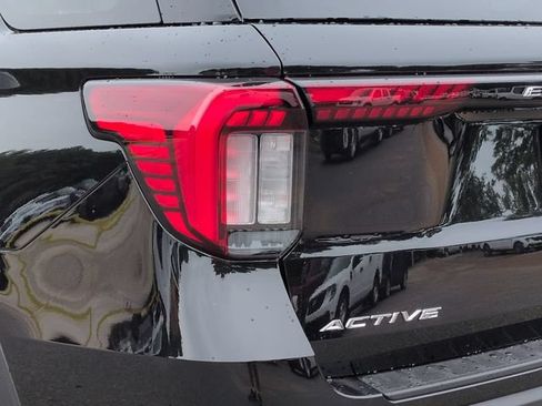 New 2026 Ford Explorer Active RWD image 12