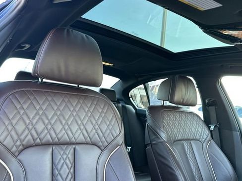 Used 2022 BMW M550i xDrive w/ Executive Package image 18