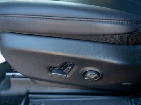 New 2026 Chrysler Pacifica Select image 16