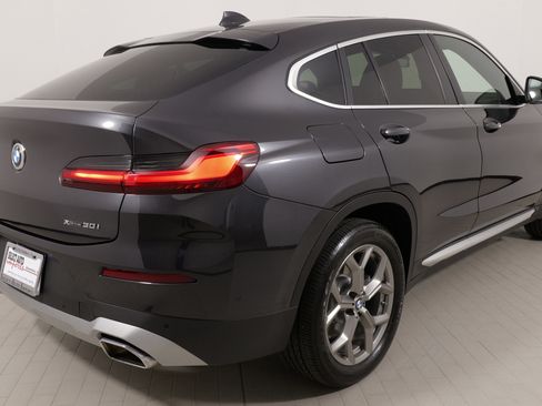 Used 2025 BMW X4 xDrive30i image 12