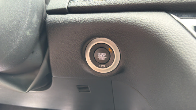 Used 2026 Chrysler Pacifica Limited w/ S Appearance Package FWD image 29
