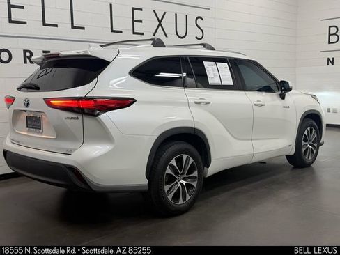 Used 2020 Toyota Highlander XLE FWD image 4