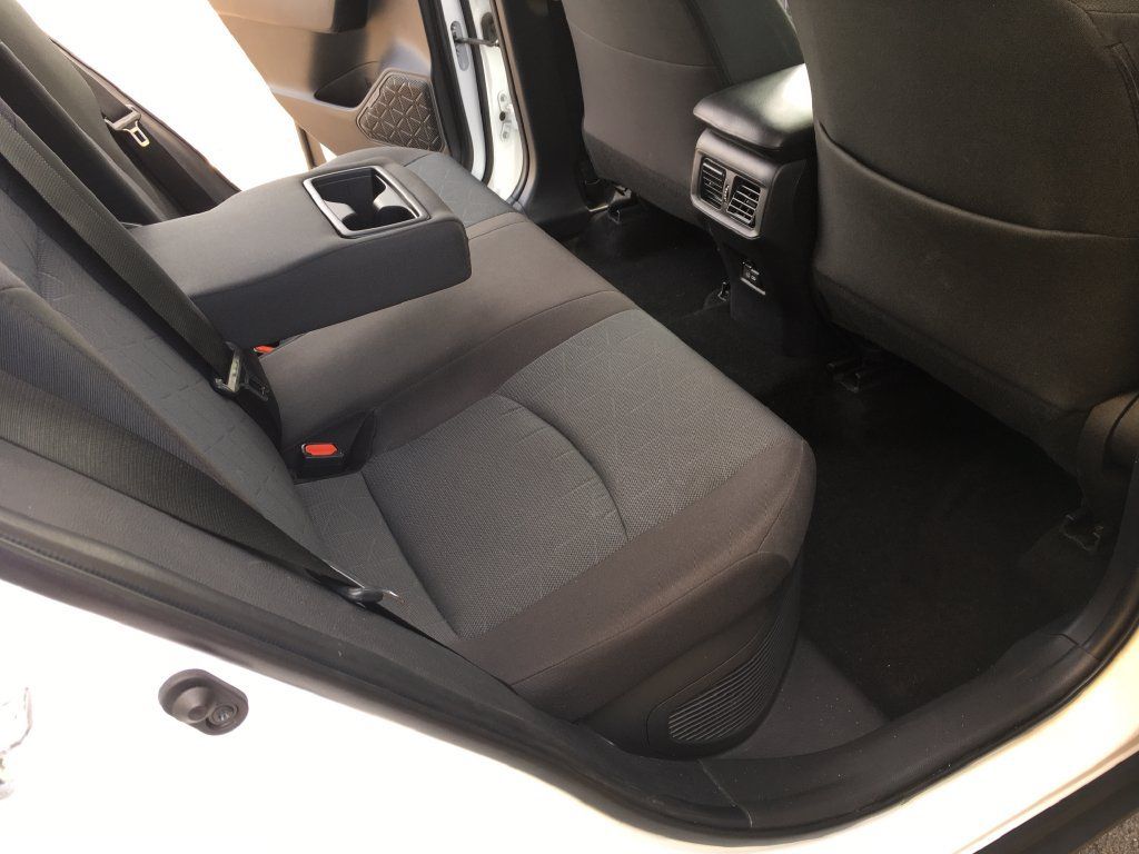 Used 2025 Toyota RAV4 XLE AWD/4WD image 27