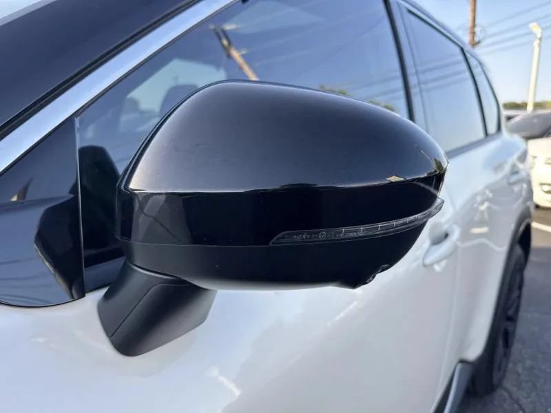 Used 2021 Nissan Rogue Platinum FWD image 9