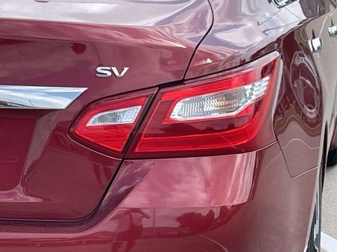 Used 2016 Nissan Altima 2.5 SV w/ Convenience Package FWD image 6