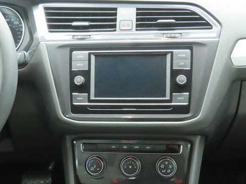 Used 2021 Volkswagen Tiguan S image 14
