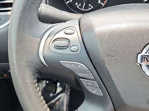 Used 2017 Nissan Pathfinder Platinum w/ Midnight Edition Package FWD image 24