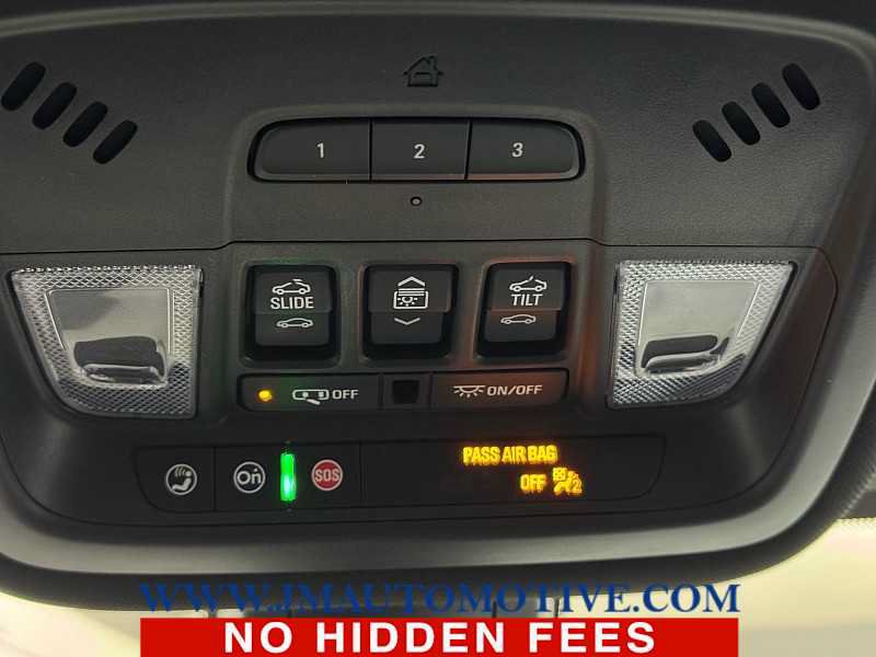 Used 2024 Chevrolet Traverse RS AWD/4WD image 39