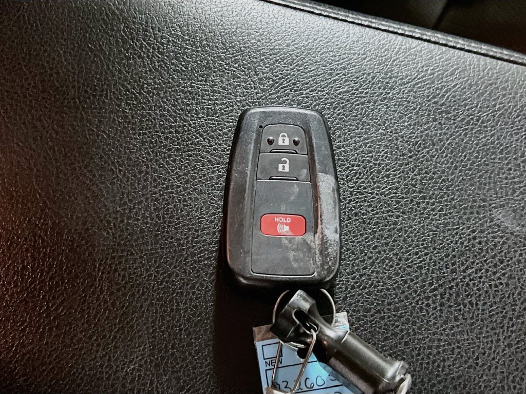 Used 2022 Toyota 4Runner Limited AWD/4WD image 33