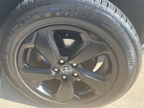 Used 2020 Toyota RAV4 XSE AWD/4WD image 8