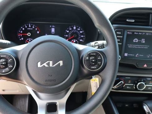 Used 2022 Kia Soul LX FWD image 29