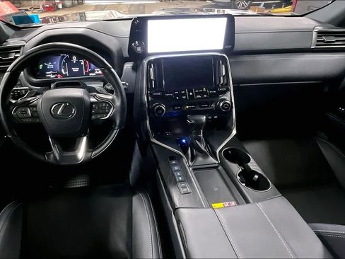 Used 2025 Lexus LX 600 4WD w/ Luxury Package image 15