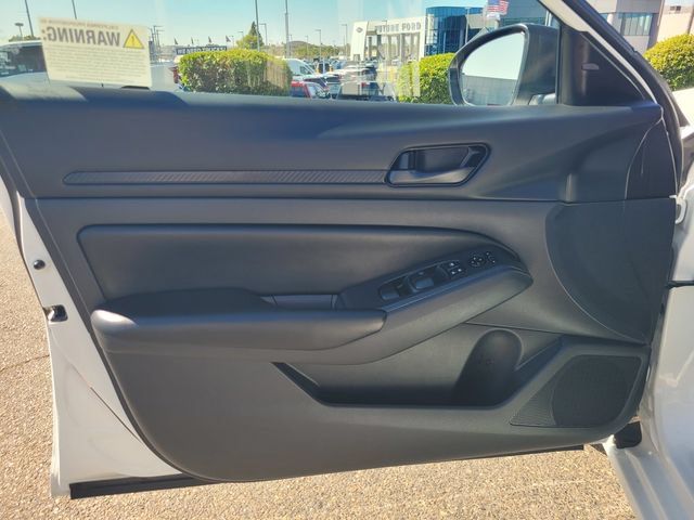 Certified 2025 Nissan Altima 2.5 S FWD image 18