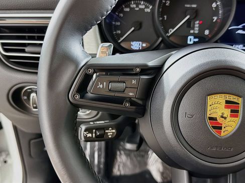 Used 2026 Porsche Macan AWD/4WD image 12