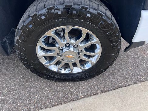 Used 2024 Chevrolet Silverado 3500 LTZ w/ LTZ Plus Package image 3