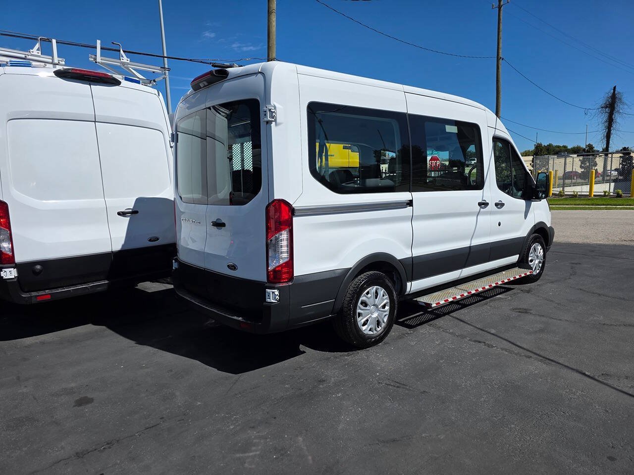 Used 2018 Ford Transit 150 XL RWD image 8