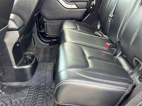 Used 2014 Jeep Wrangler Unlimited Rubicon w/ Dual Top Group image 29