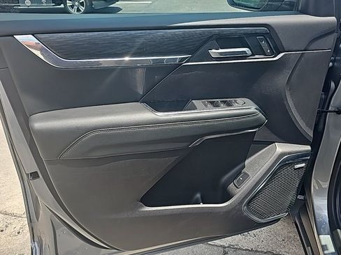 Certified 2025 GMC Acadia Elevation image 11