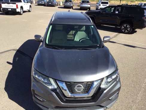 Used 2017 Nissan Rogue SL w/ SL Premium Package FWD image 14