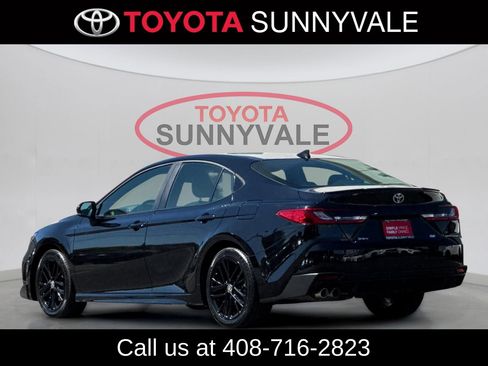 Used 2025 Toyota Camry SE FWD image 7