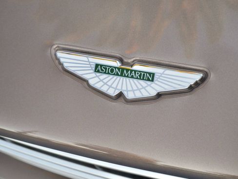 Used 2023 Aston Martin DB11 Coupe image 21
