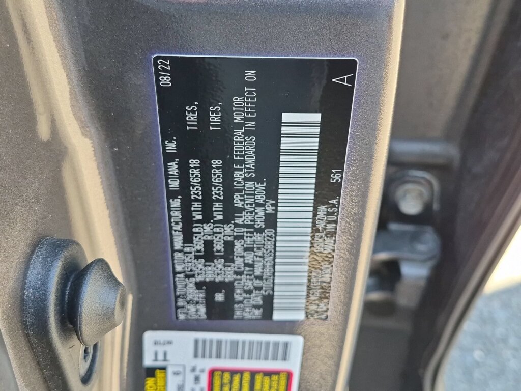Certified 2022 Toyota Highlander XLE AWD/4WD image 12