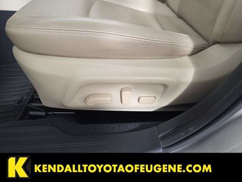 Used 2017 Subaru Outback 2.5i Limited AWD/4WD image 24