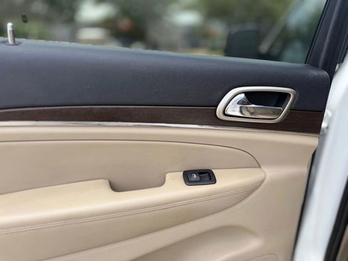 Used 2016 Jeep Grand Cherokee Limited w/ Trailer Tow Group IV image 20