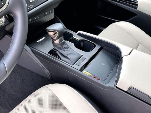 Certified 2025 Lexus ES 350 w/ Premium Package FWD image 17