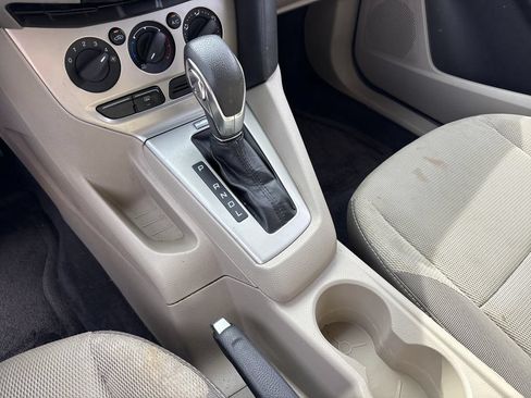 Used 2012 Ford Focus SE FWD image 25