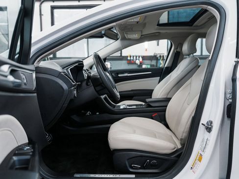 Used 2018 Ford Fusion Energi Titanium image 28