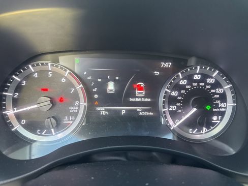 Used 2023 Toyota Highlander XLE image 16