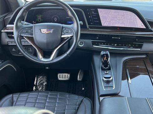 Used 2022 Cadillac Escalade Sport Platinum w/ Heavy-Duty Trailer Package image 18