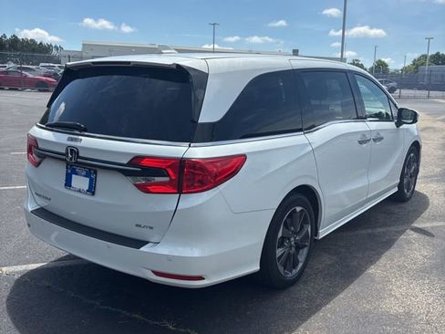 Used 2023 Honda Odyssey Elite image 4