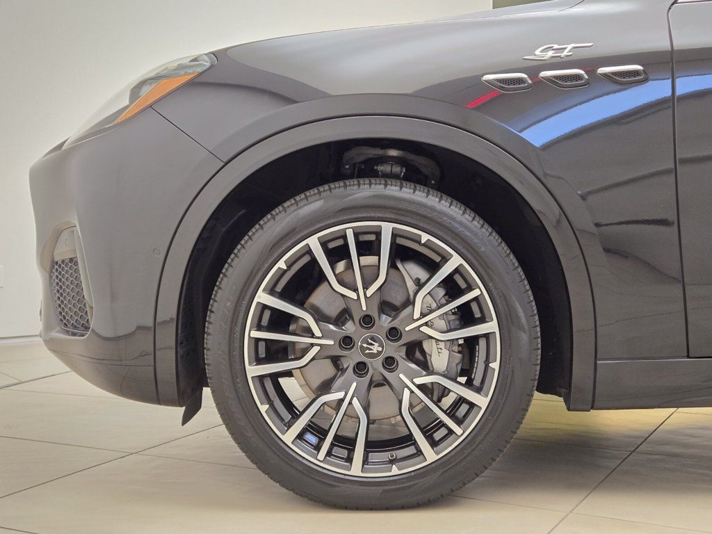 Certified 2023 Maserati Grecale GT AWD/4WD image 12
