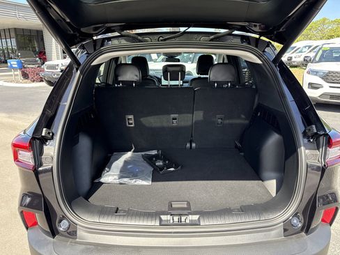 Certified 2025 Ford Escape SE FWD image 8
