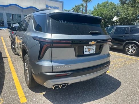 Used 2025 Chevrolet Traverse LT FWD image 29