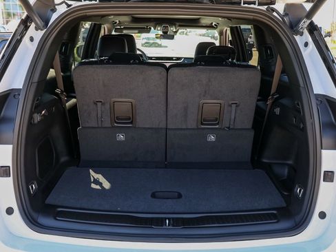 New 2026 Jeep Grand Cherokee L Limited w/ Limited Altitude Package image 16